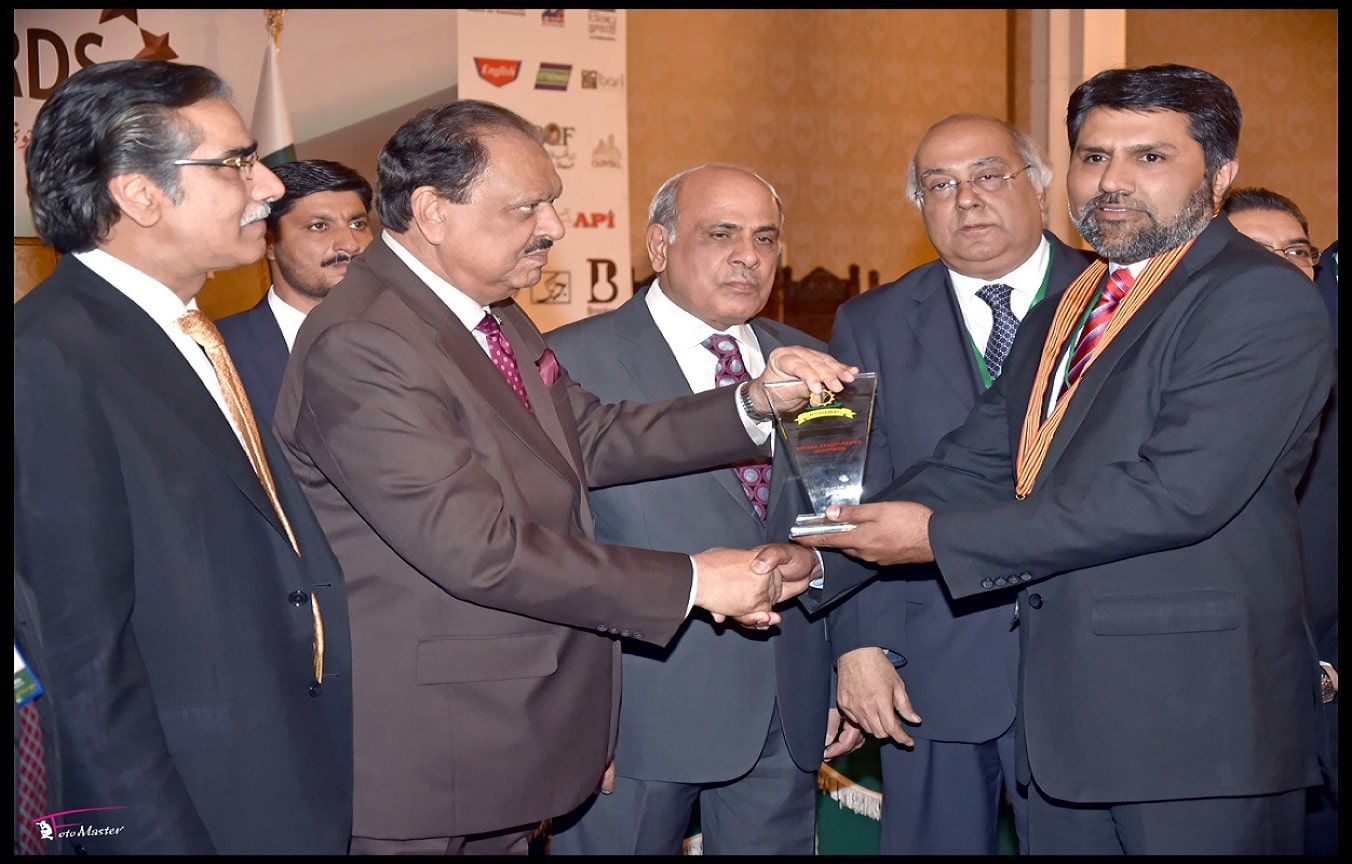 Mr. Tauqeer malik 
 receiving award by President of Pakistan